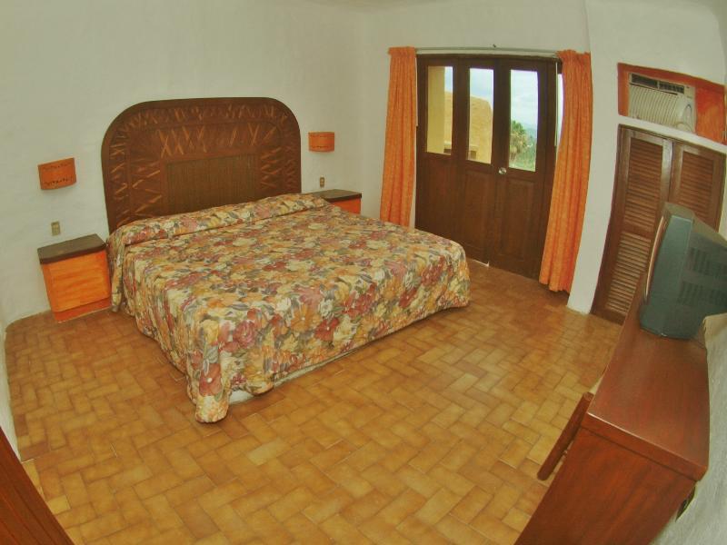 Hotel Plaza Tucanes Manzanillo Exterior photo