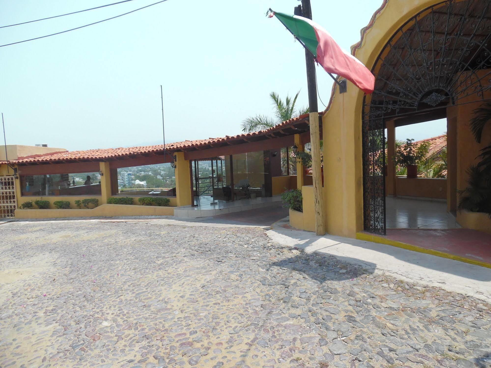 Hotel Plaza Tucanes Manzanillo Exterior photo